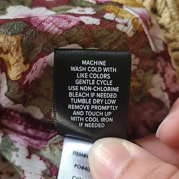 Torrid Crinkle Chiffon Smocked Floral Blouse - Size 0 (L 12) - Picture 8 of 9